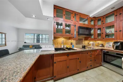 1289 Marseille Dr #45, Miami Beach: photo 1 of 17