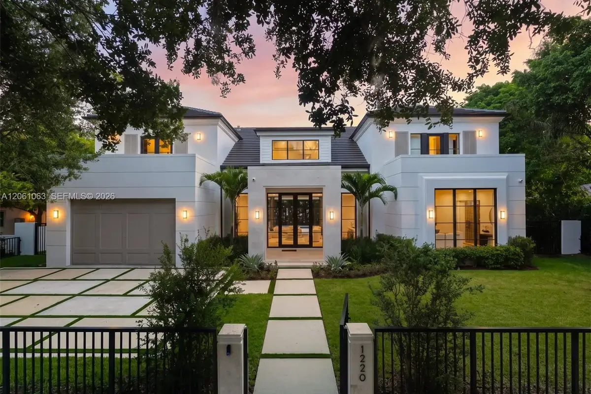 1220 S Alhambra Cir, Coral Gables: photo 1 of 69