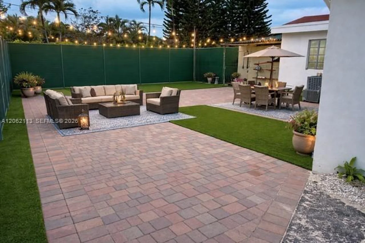 Townhouse in Miami: photo 1 of 5