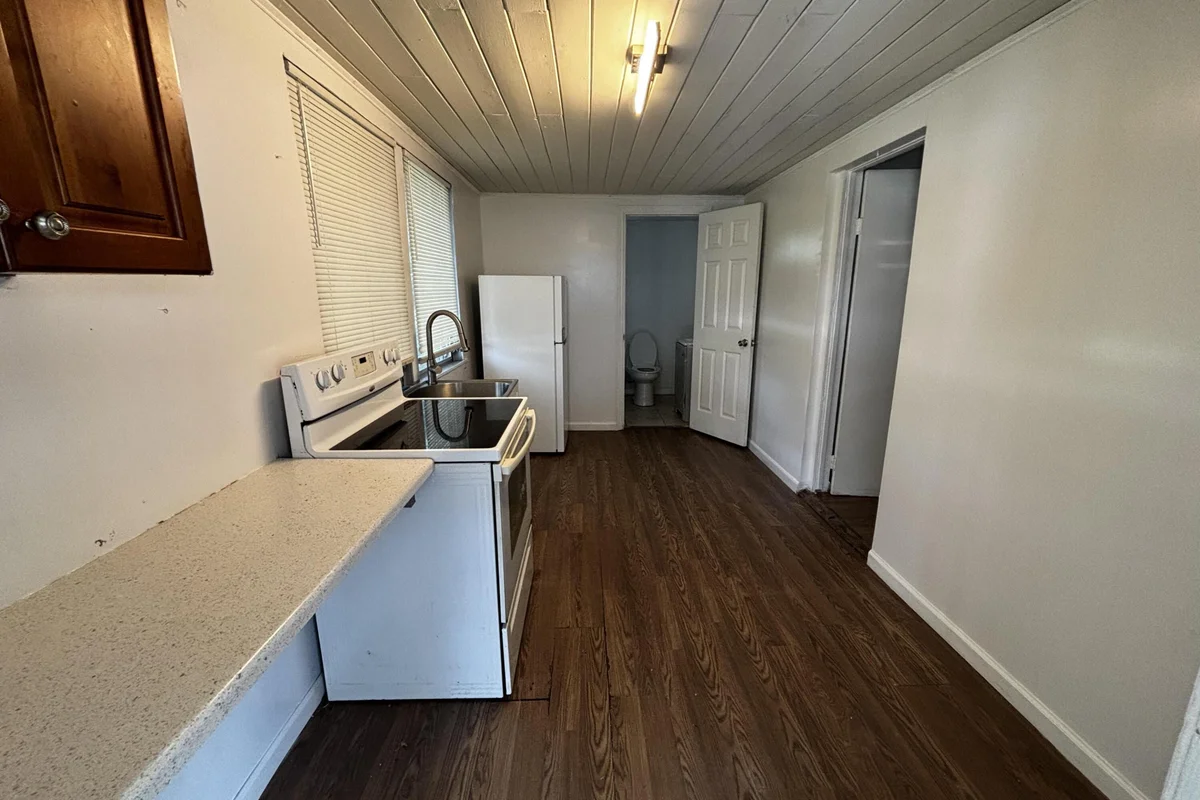301 Fleming Ave, Lake Worth: photo 1 of 9
