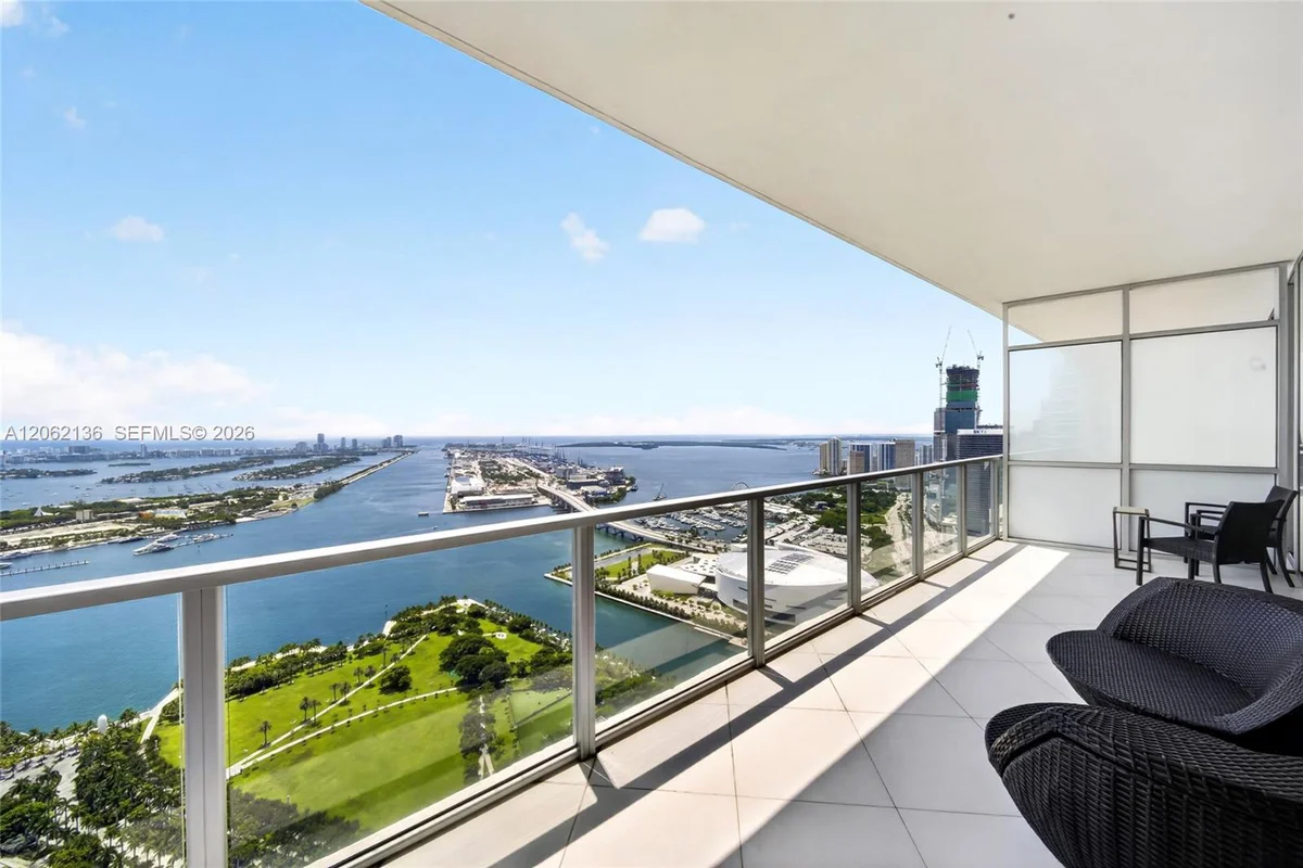 1100 Biscayne Blvd #5502, Miami: photo 1 of 45