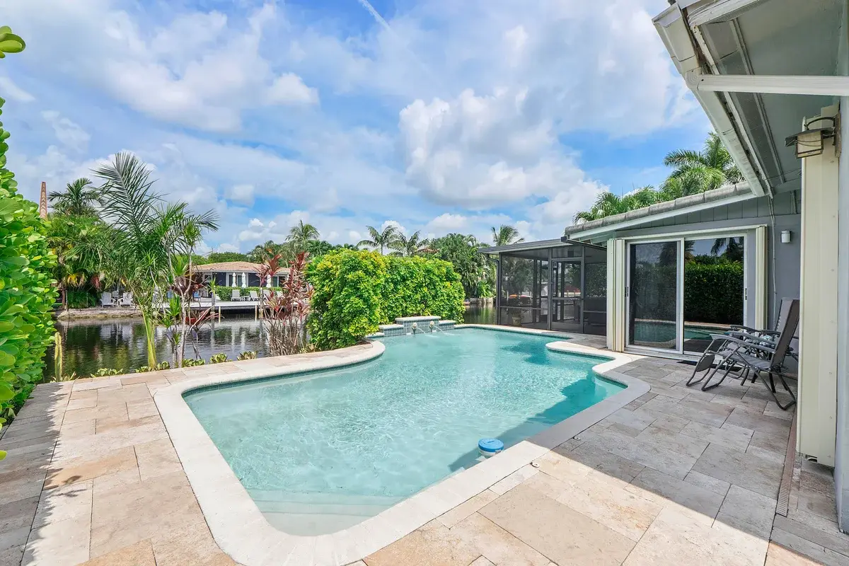 2933 NE 1st Ave, Wilton Manors: photo 1 of 25