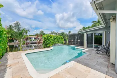 2933 NE 1st Ave, Wilton Manors: photo 1 of 25