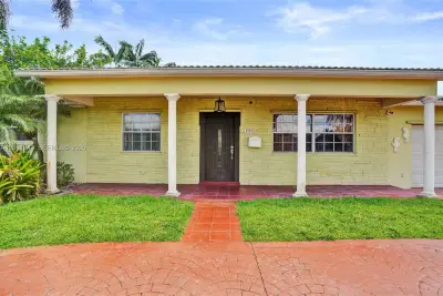 5306 Roosevelt St, Hollywood: photo 1 of 22