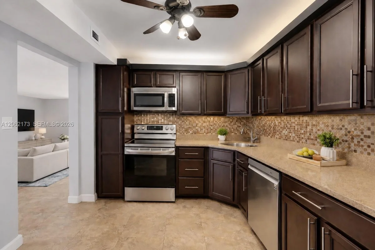 2750 NE 183rd St #304, Aventura: photo 1 of 22