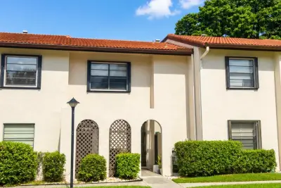 8210 Casa Del Lago #C, Boca Raton: photo 1 of 26