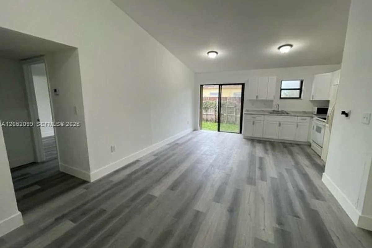 28393 SW 140th Pl, Homestead: photo 1 of 21