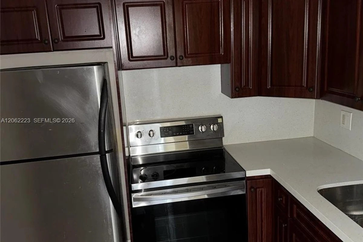 14052 NE 2nd Ct #221, Miami: photo 1 of 7