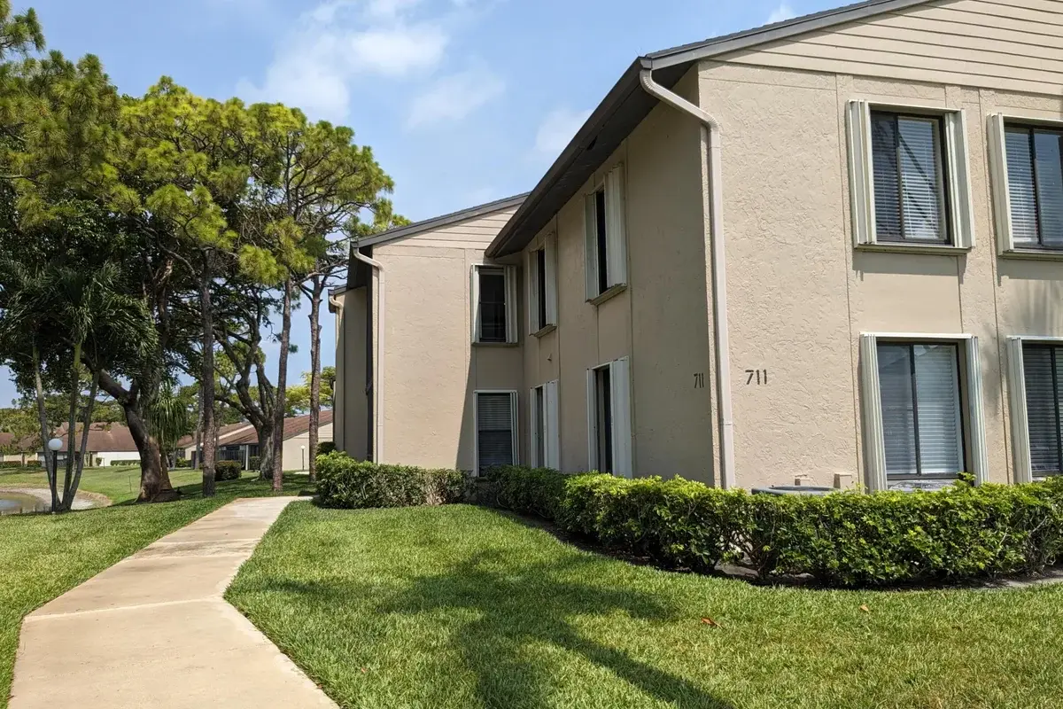 711 Sunny Pine Way #B1, West Palm Beach: photo 1 of 28