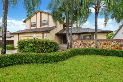 15615 SW 54th St, Miami: photo 1 of 16