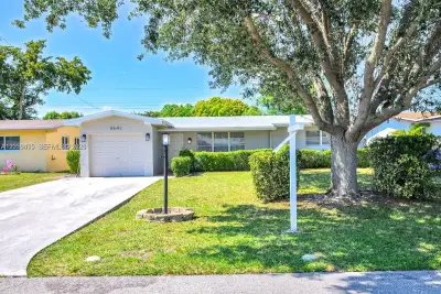 8691 NW 16th St, Pembroke Pines: photo 1 of 23