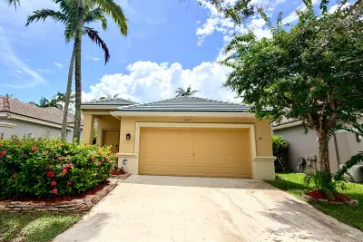 673 Conservation Dr, Weston: photo 1 of 28