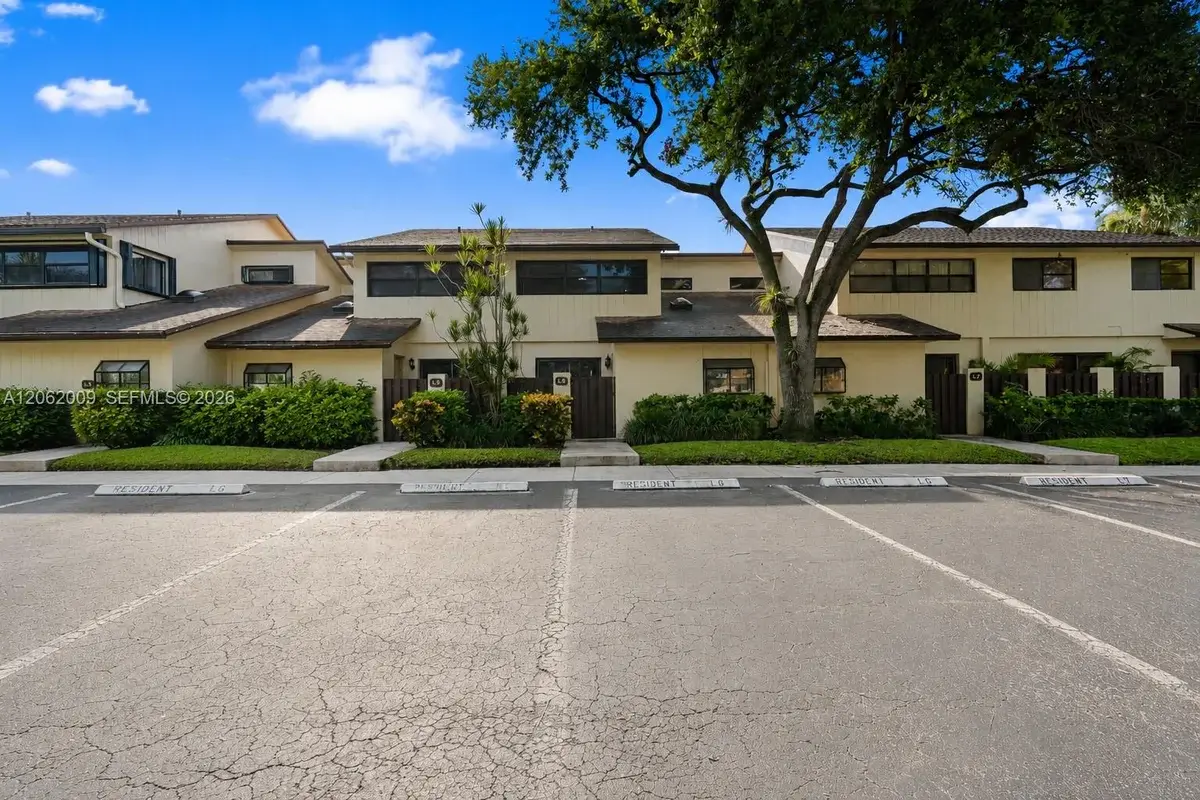7640 NW 79th Ave #L6, Tamarac: photo 1 of 51