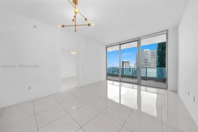 200 Biscayne Boulevard Way #4409, Miami: photo 1 of 35