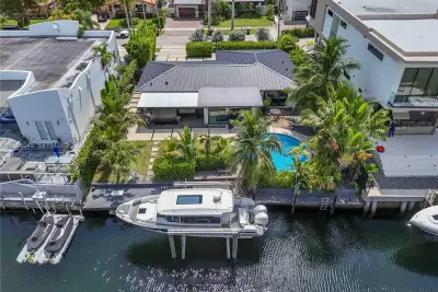 12906 Cherry Rd, North Miami: photo 1 of 29