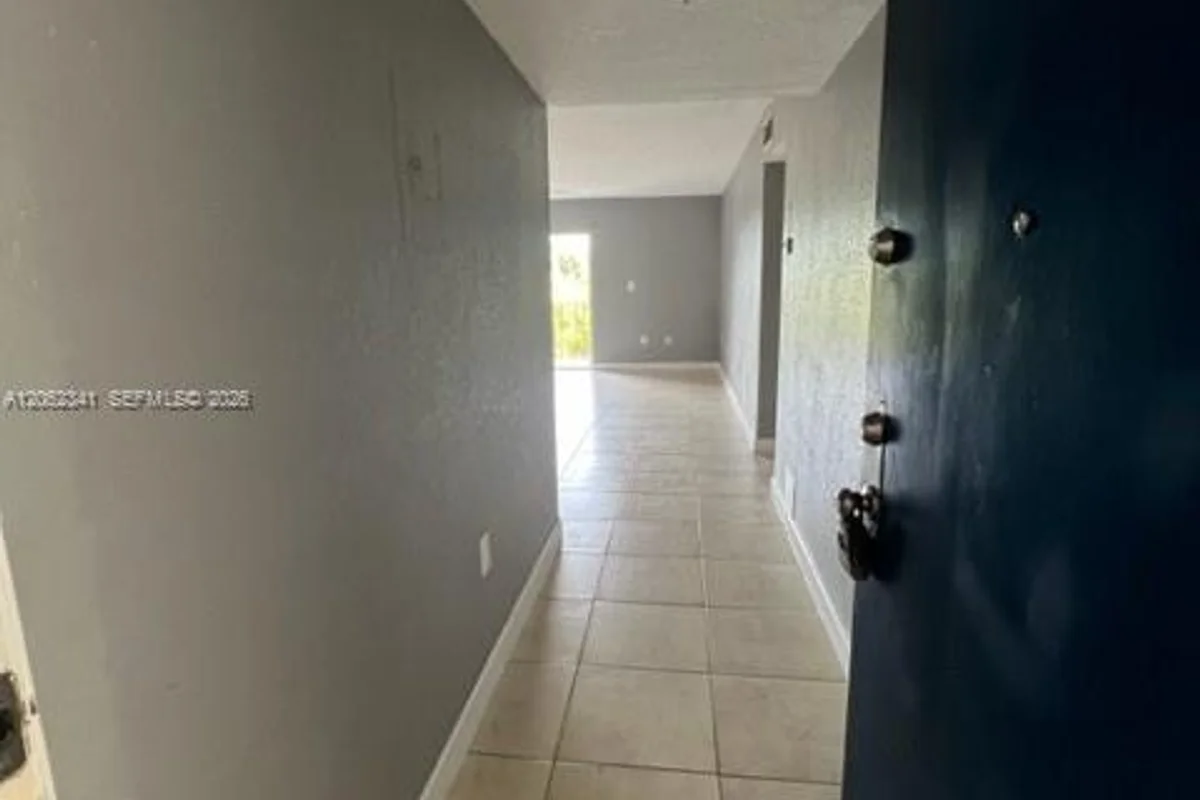 4400 W 16th Ave #432, Hialeah: photo 1 of 15