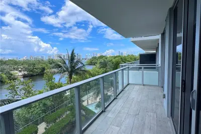 16385 Biscayne Blvd #305, North Miami Beach: photo 1 of 43