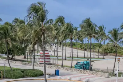 465 Ocean Dr #320, Miami Beach: photo 1 of 29