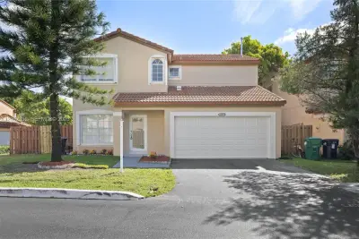 10953 SW 151st Pl, Miami: photo 1 of 31