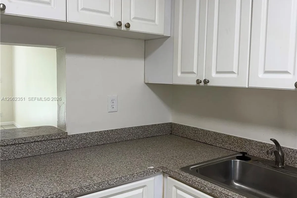 7825 Fairview Dr #204, Tamarac: photo 1 of 14