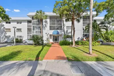 251 Galen Dr #302, Key Biscayne: photo 1 of 14