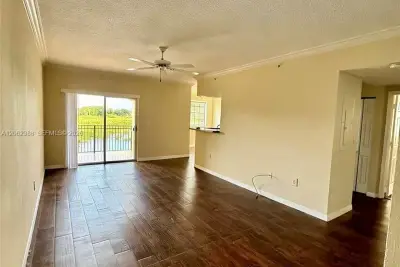 11600 SW 2nd St #18208, Pembroke Pines: photo 1 of 15