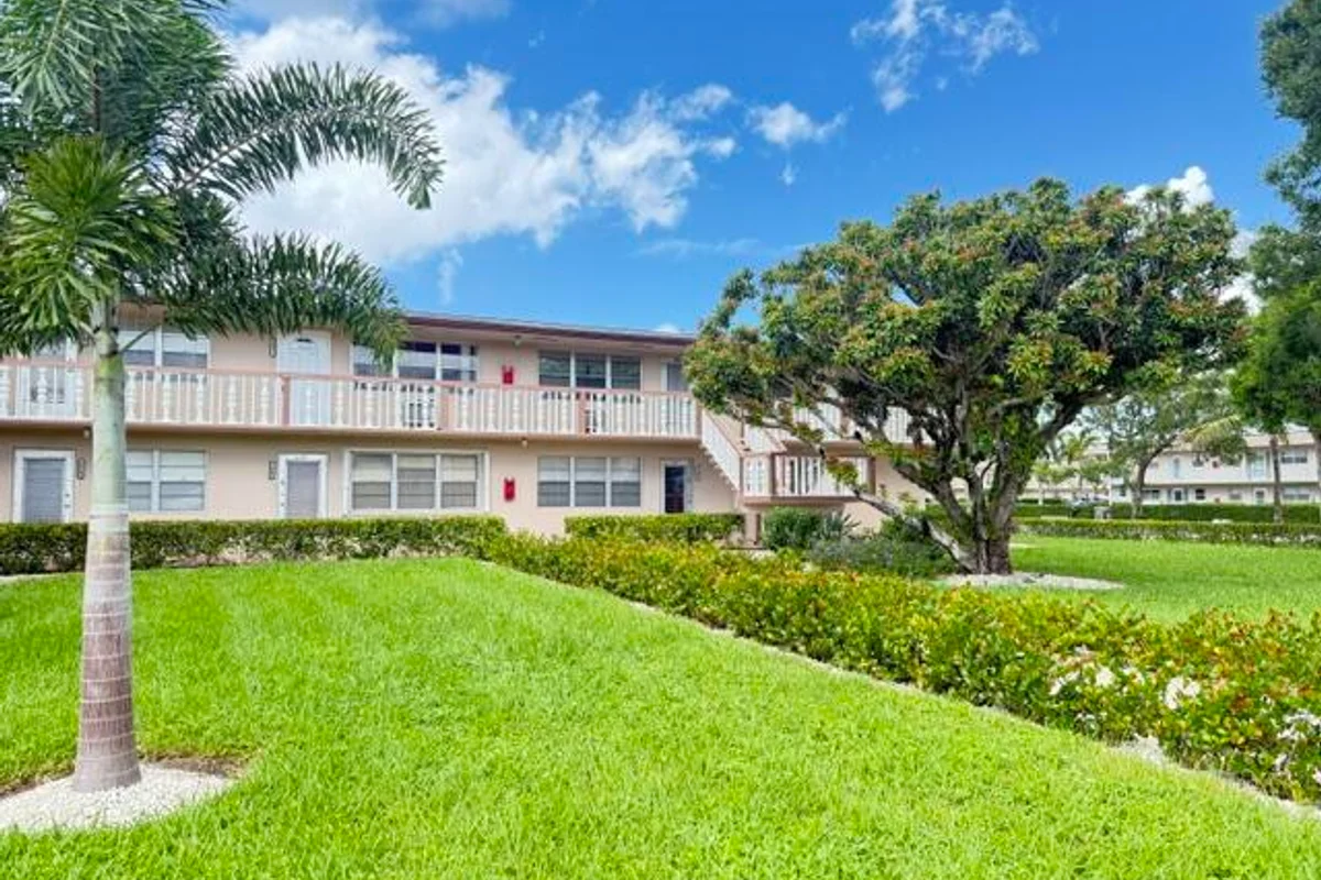 430 Chatham U, West Palm Beach: photo 1 of 8