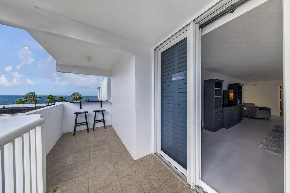 1370 S Ocean Blvd #405, Pompano Beach: photo 1 of 40