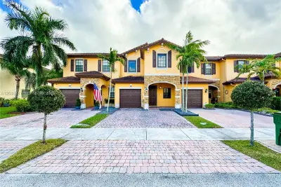 3740 NE 3rd Ct, Homestead: photo 1 of 44