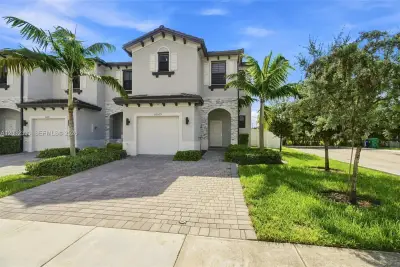 20369 NW 5th Ct, Miami Gardens: photo 1 of 43