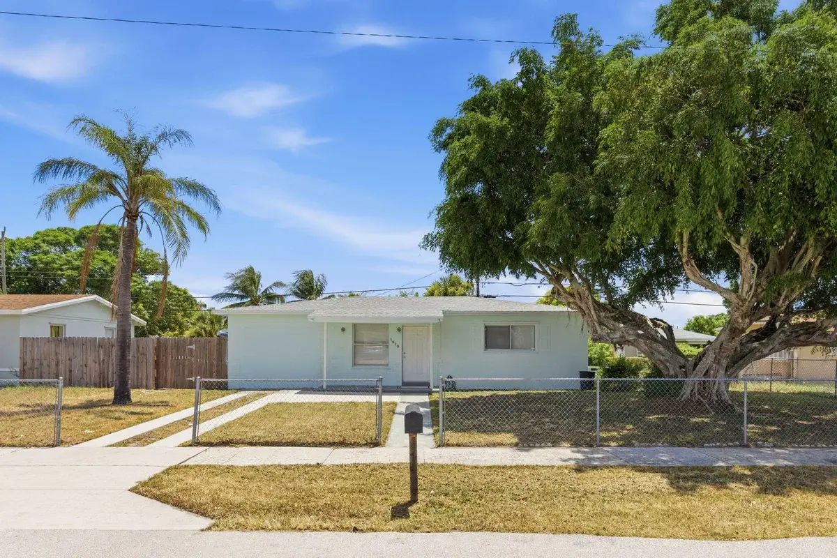 1410 NW 1st Ct, Boynton Beach: photo 1 of 25