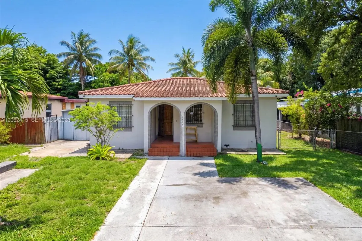 2815 NW 14th St, Miami: photo 1 of 23