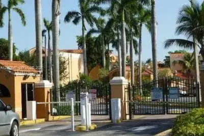 6280 NW 186th St #311, Hialeah: photo 1 of 17