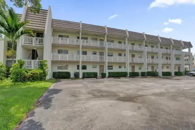 6850 Royal Palm Blvd #202G, Margate: photo 1 of 31