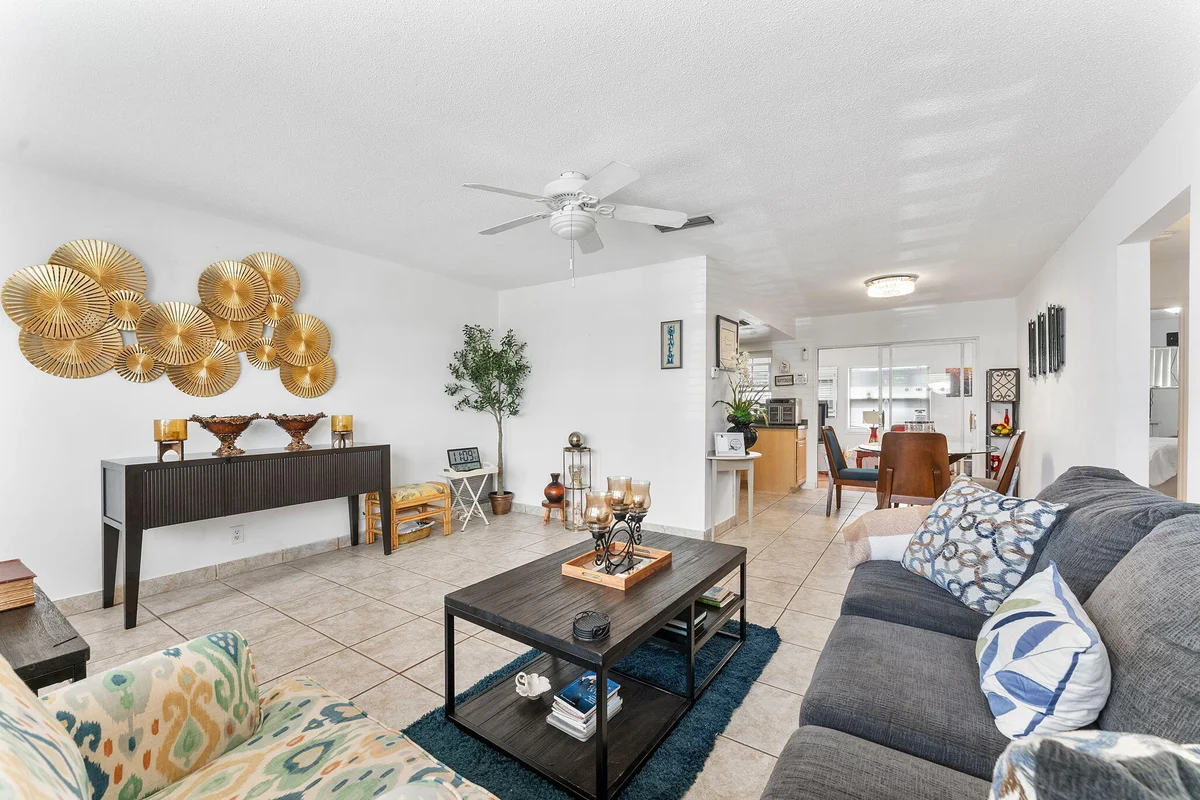 1450 NW 69th Ave, Margate: photo 1 of 27