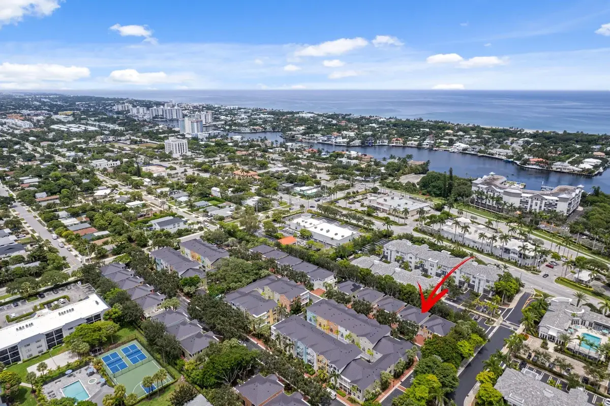 1057 E Heritage Club Cir, Delray Beach: photo 1 of 48