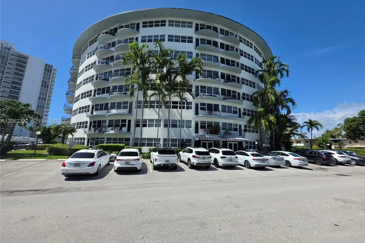 3250 NE 28th St #212, Fort Lauderdale: photo 1 of 29