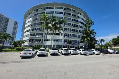 3250 NE 28th St #212, Fort Lauderdale: photo 1 of 29
