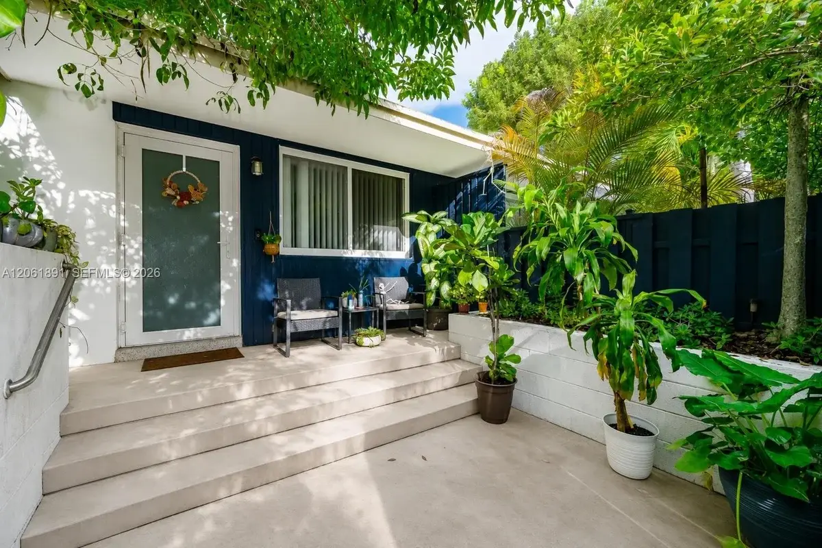 3100 Naomi St #3102, Miami: photo 1 of 16