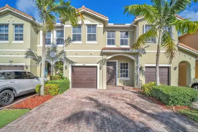 1429 SE 26th Ave, Homestead: photo 1 of 16