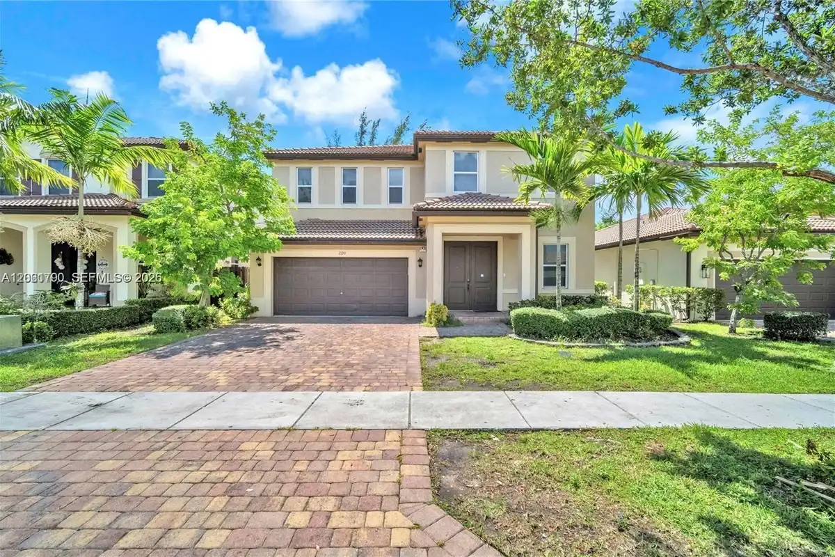 2190 SE 2nd St, Homestead: photo 1 of 30