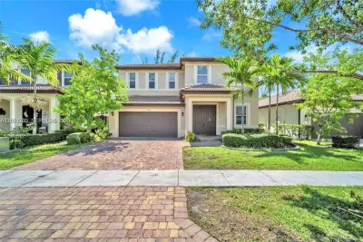 2190 SE 2nd St, Homestead: photo 1 of 30