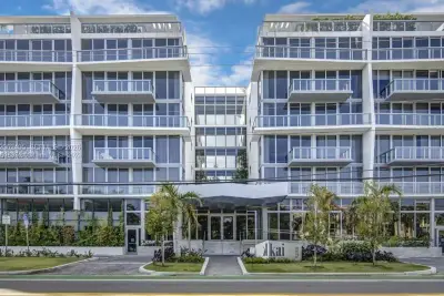 Condo in Bay Harbor Islands: photo 1 of 14
