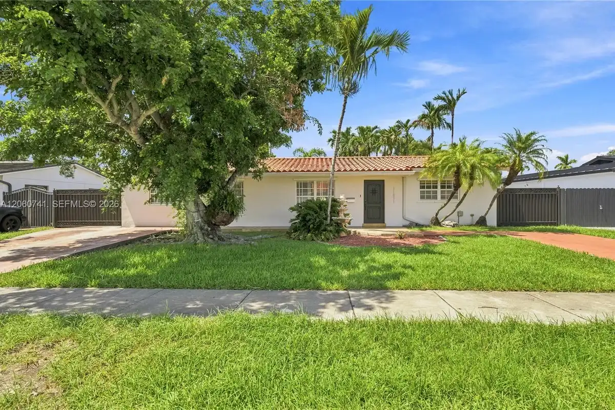 11831 SW 31st St, Miami: photo 1 of 33