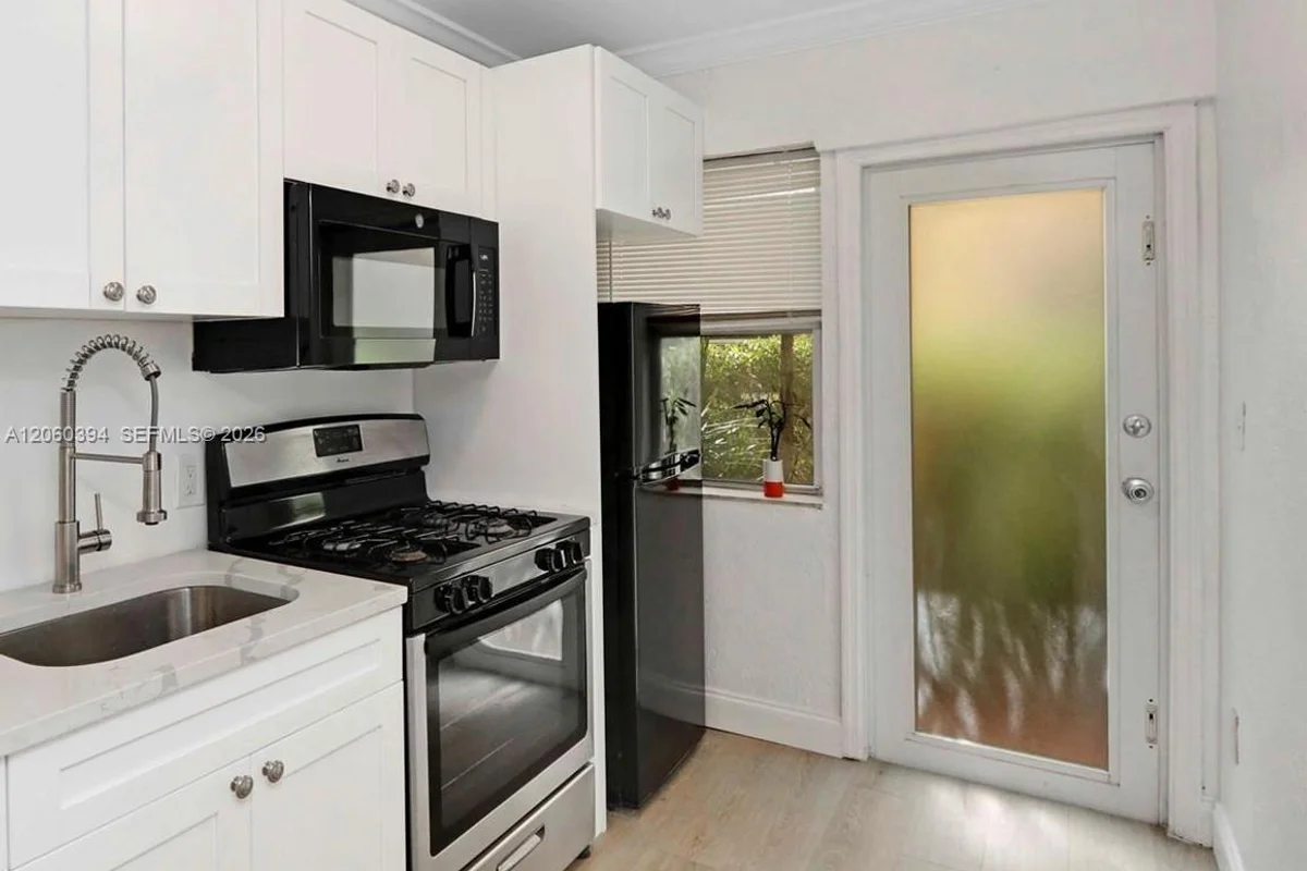 6831 Abbott Ave #3, Miami Beach: photo 1 of 14