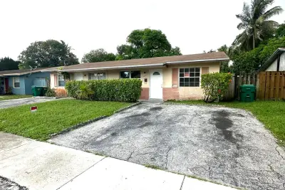 5644 NW 14th Ct, Lauderhill: photo 1 of 13