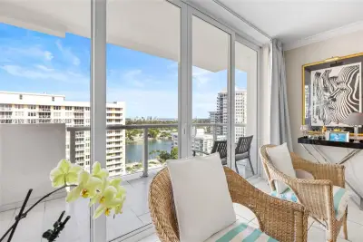 5601 Collins Ave #1515, Miami Beach: photo 1 of 38