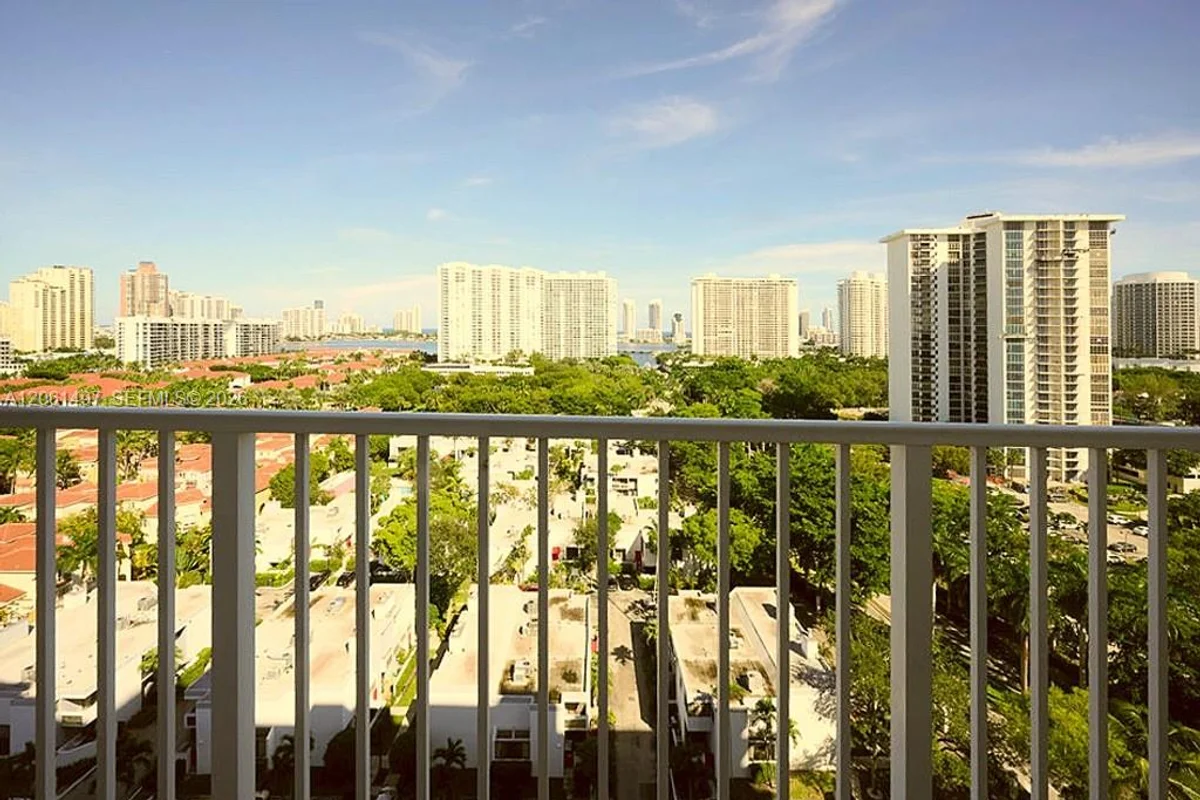 2851 NE 183rd St #1609E, Aventura: photo 1 of 5