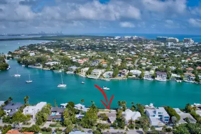 631 N Mashta Dr, Key Biscayne: photo 1 of 49