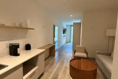 229 SW 9th St #507, Miami: photo 1 of 19